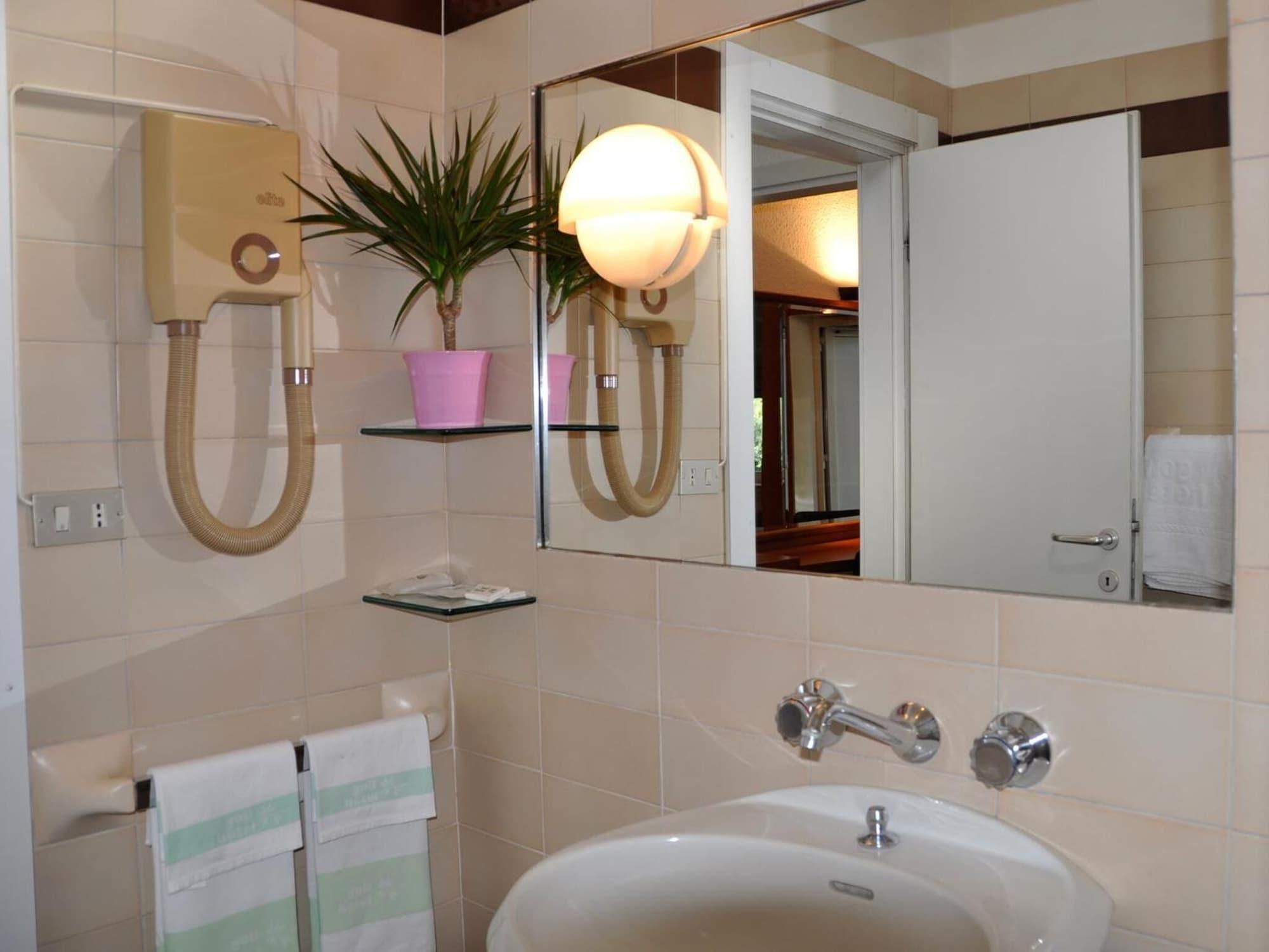 Golf Hotel Lainate Dış mekan fotoğraf