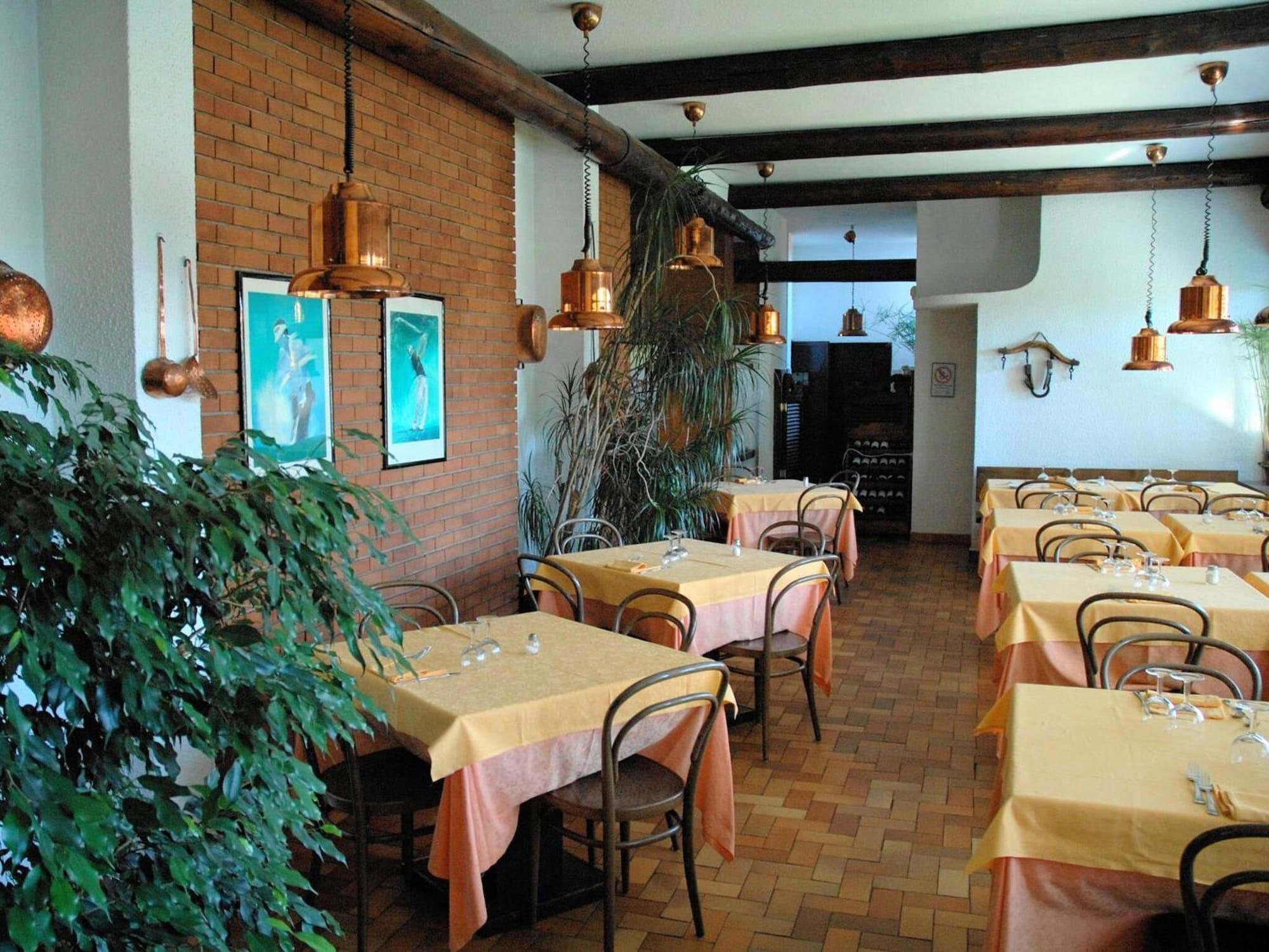 Golf Hotel Lainate Dış mekan fotoğraf
