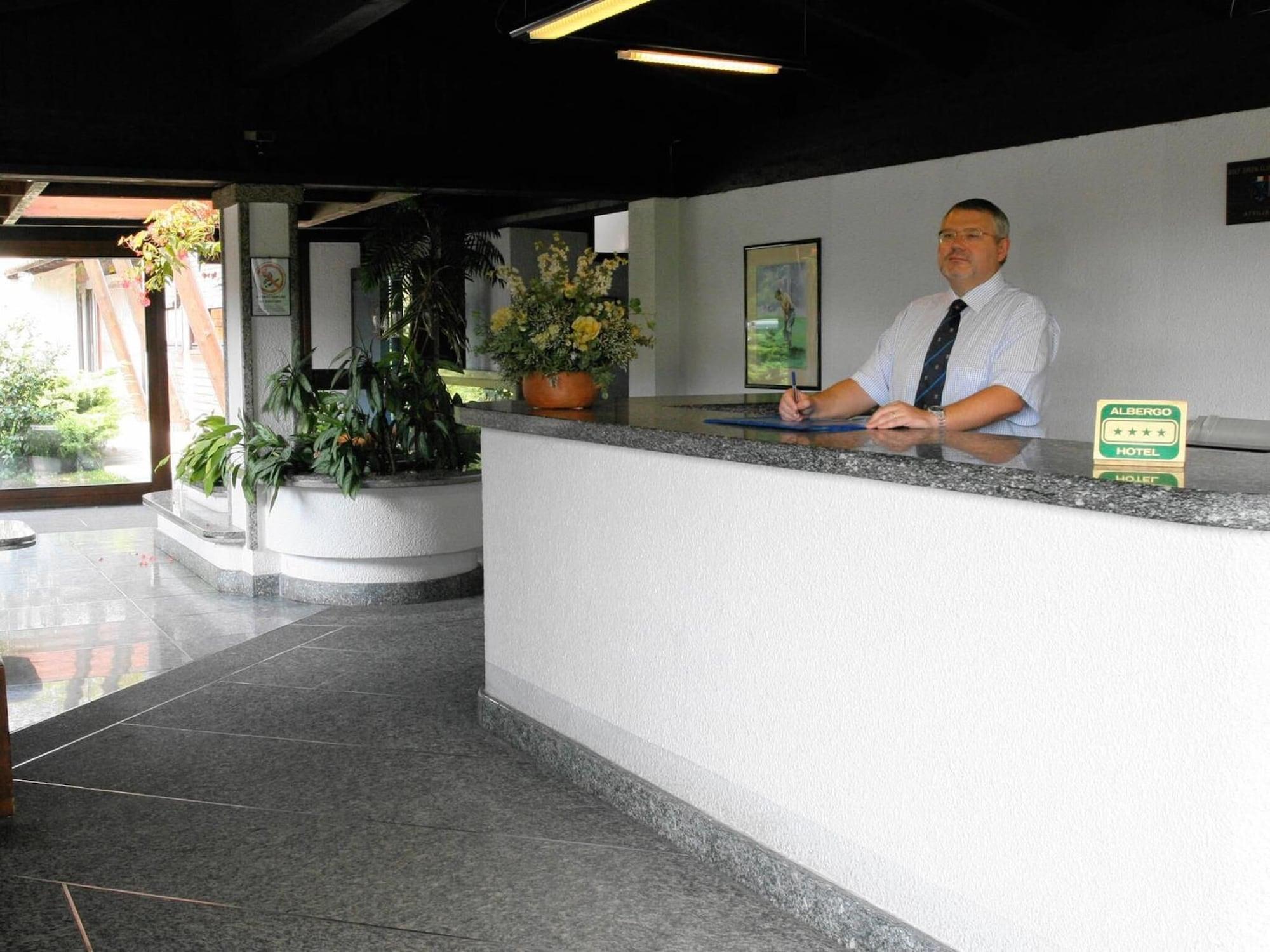 Golf Hotel Lainate Dış mekan fotoğraf