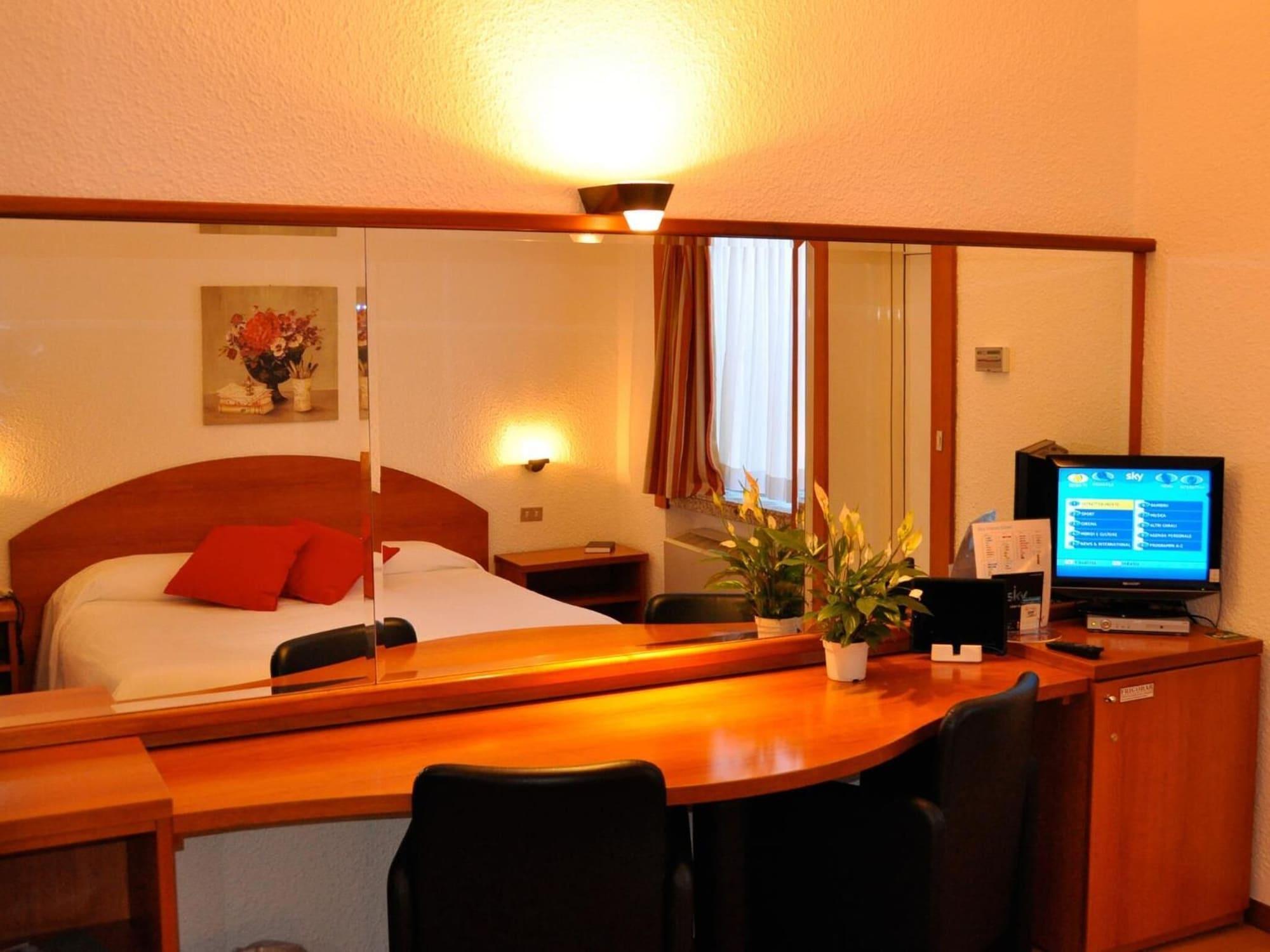 Golf Hotel Lainate Dış mekan fotoğraf