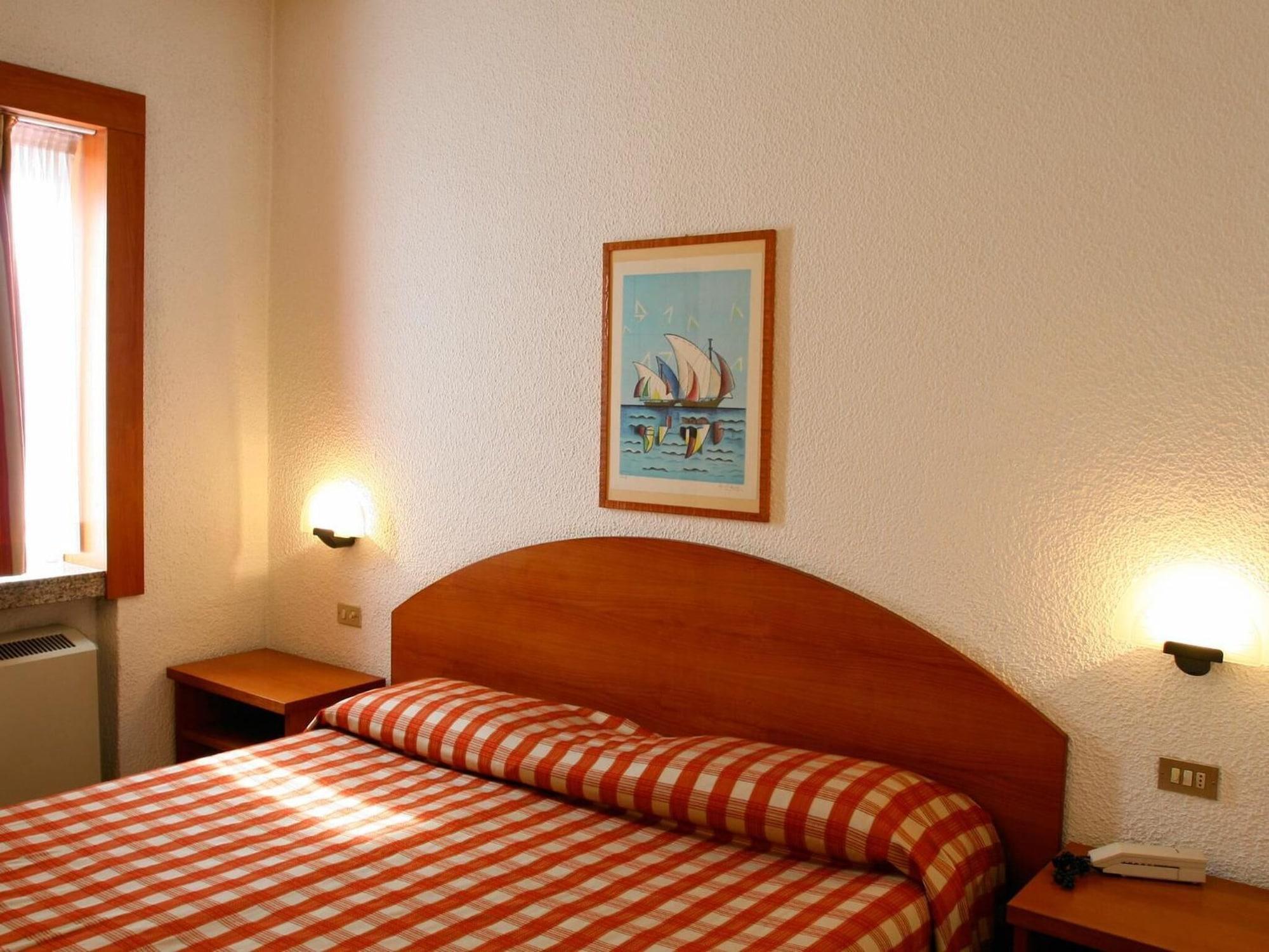 Golf Hotel Lainate Dış mekan fotoğraf