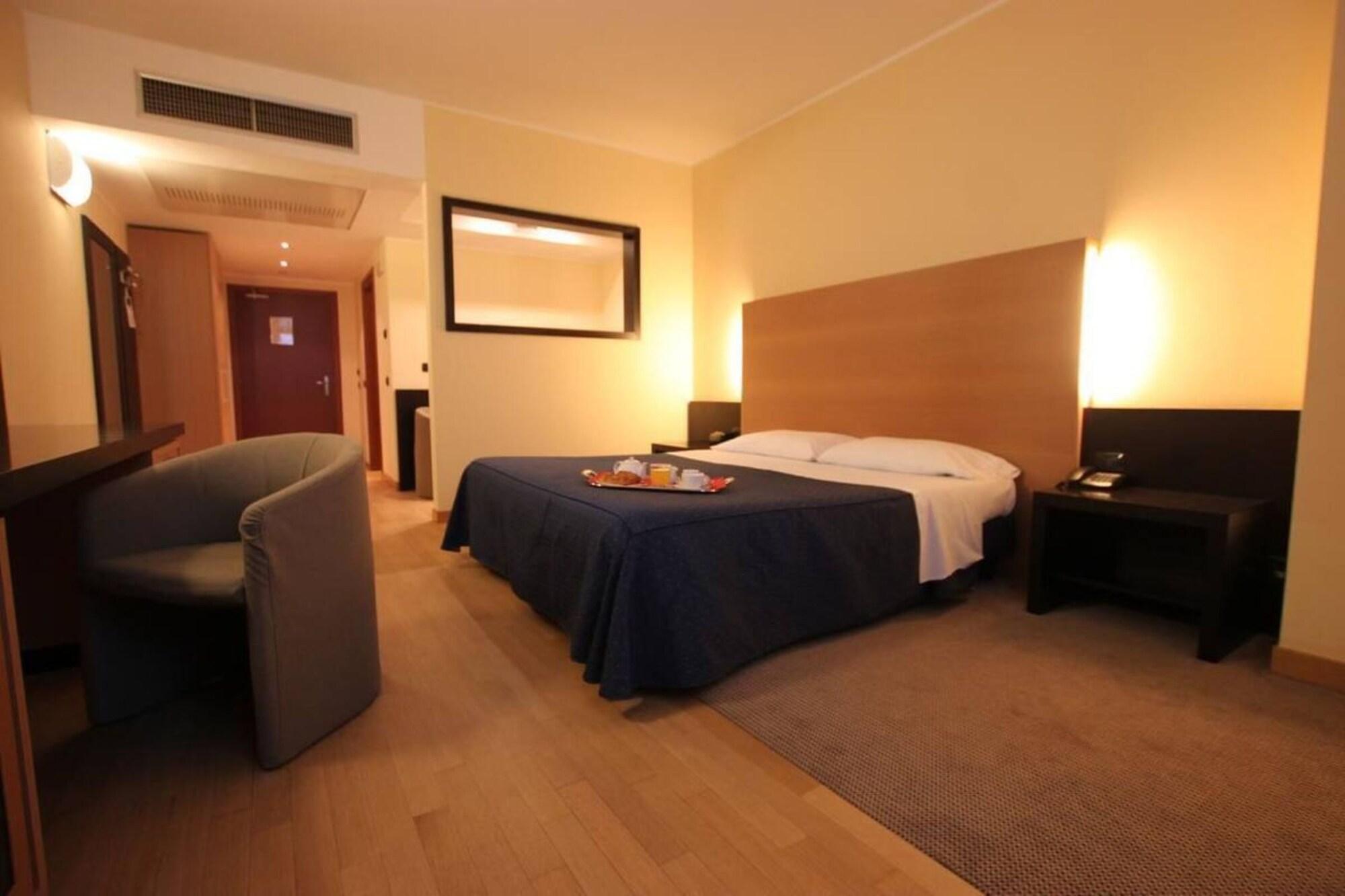 Golf Hotel Lainate Dış mekan fotoğraf