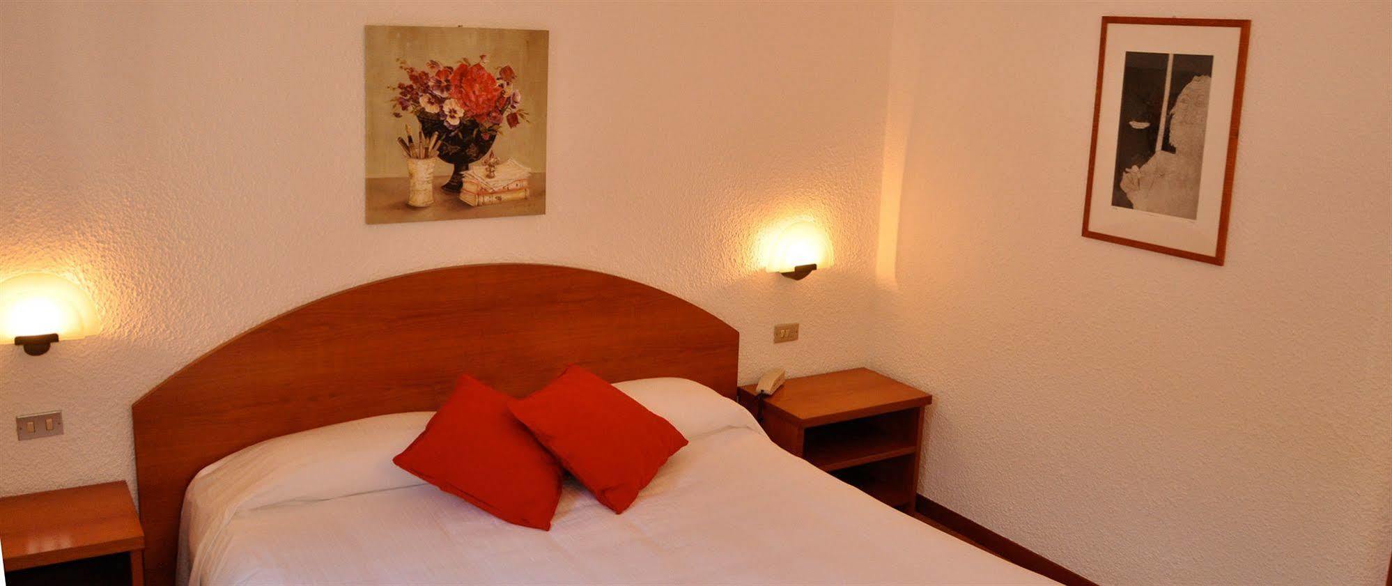 Golf Hotel Lainate Dış mekan fotoğraf