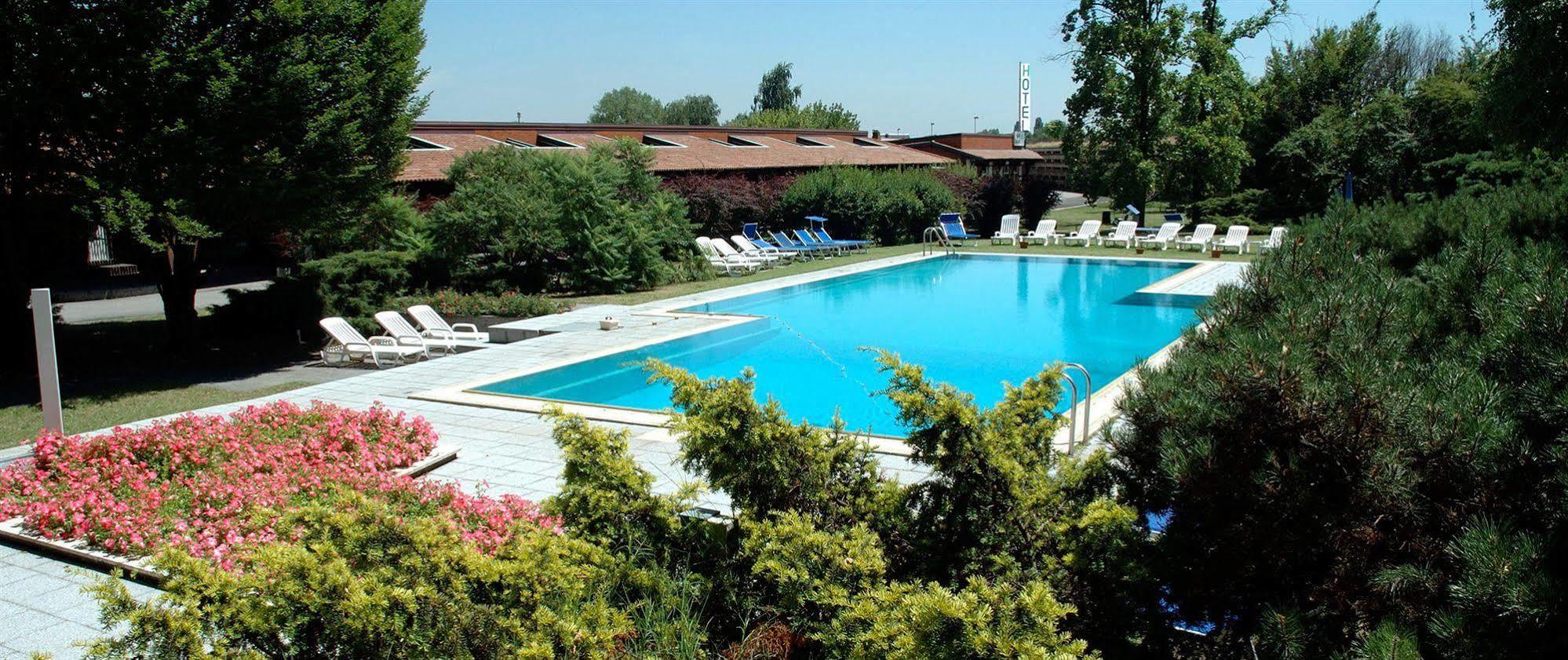 Golf Hotel Lainate Dış mekan fotoğraf